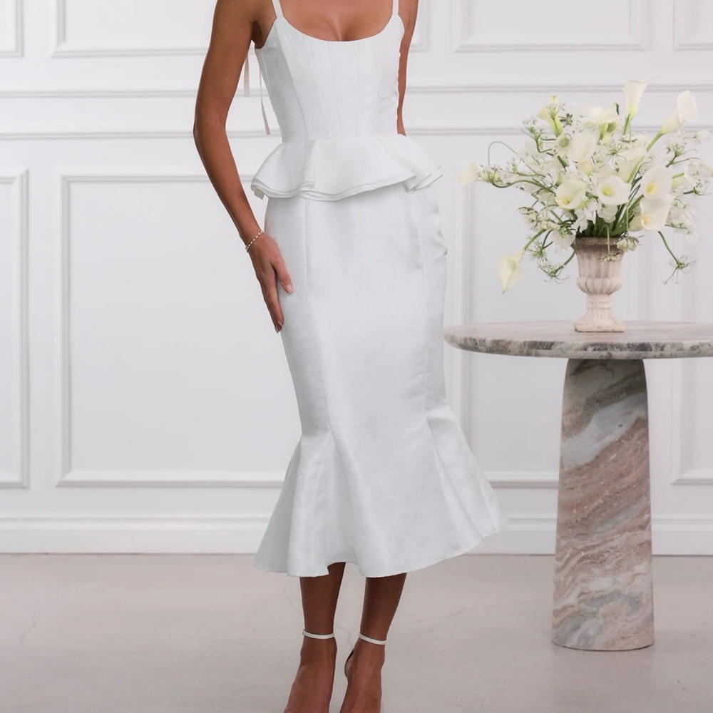 Elegant Willa V Chapman Dress in White